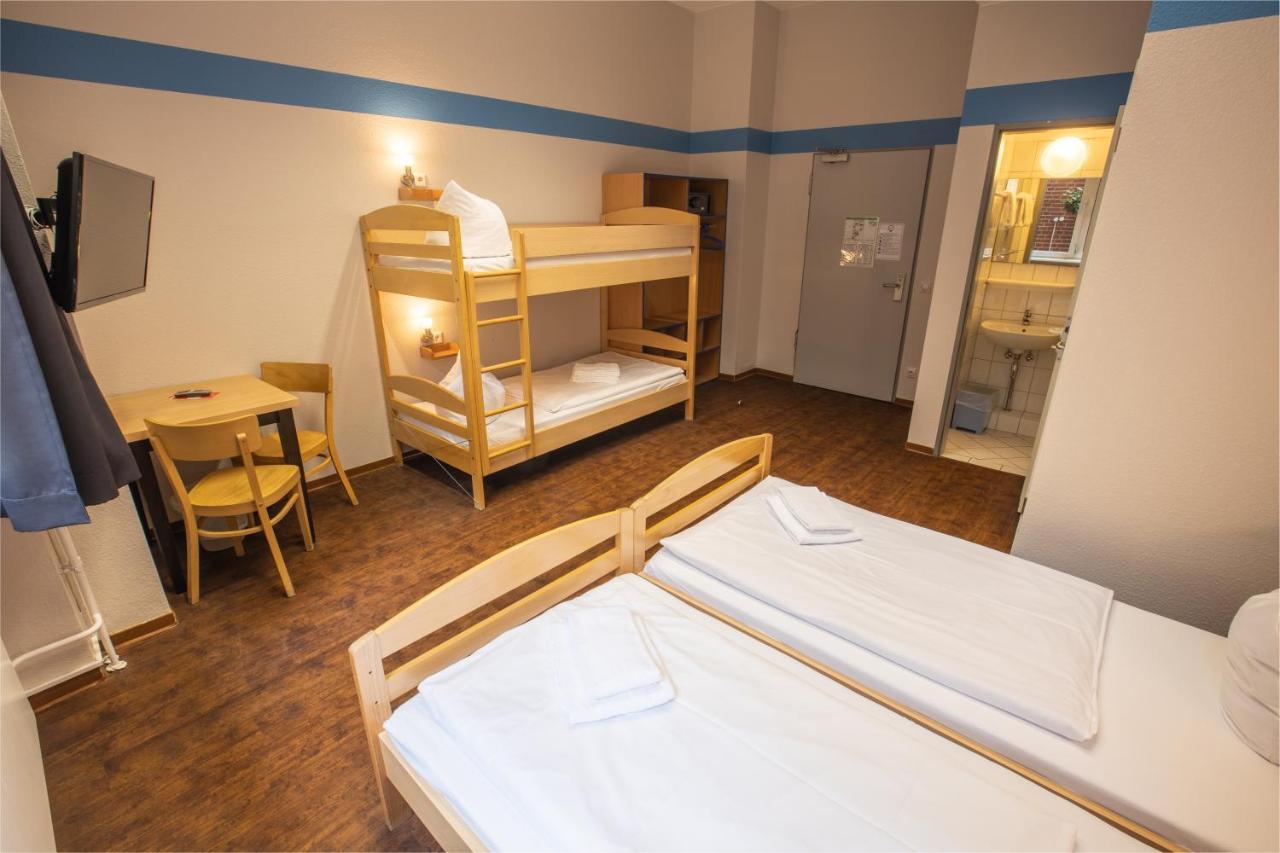 Budget Double or Twin Room,1212110383:JPEG